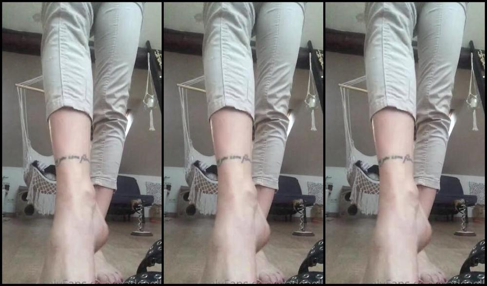 Goddessgaelle Nicknamed Badgaelle Onlyfans Es Tu Une Bonne Chienne Bien Dresse Sais Tu Ce Qu Il Faut Faire