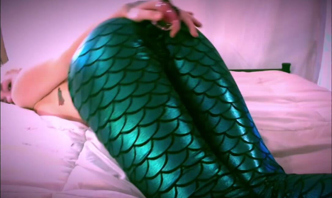 Callieblackx Best Seller Kinky Mermaid Tries Anal