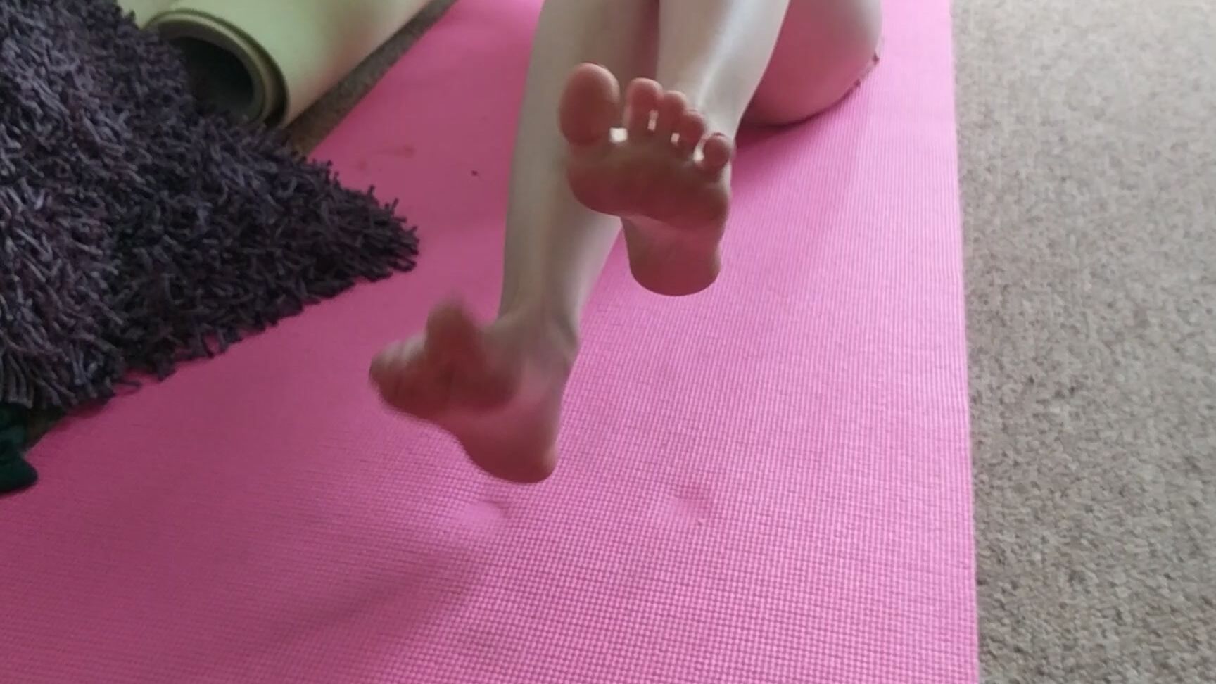Feet, Fetish, Redhead, Strip Tease, Teens evaray yoga babe feet tease ManyVids