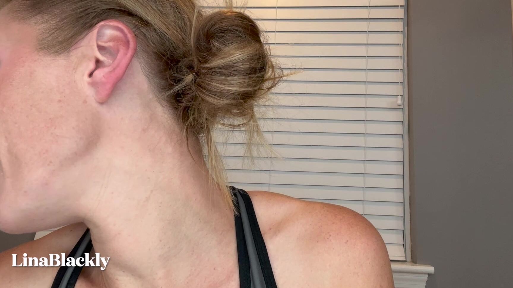 "LinaBlackly" asmr, eating, food, humiliation, lipstickfetish Eating Red Lipstick Humiliation manyvids