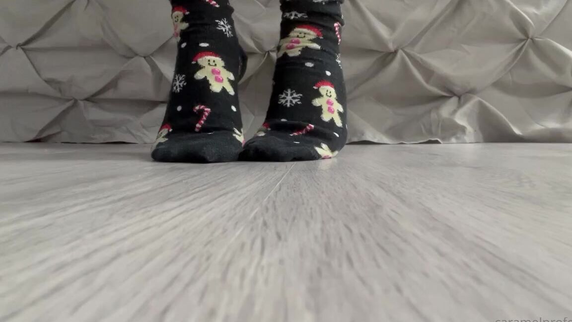 Puja Nicknamed Caramelprofessor Onlyfans Back From My Walk And Thought I D Try Taking My Socks Off With My Feet This