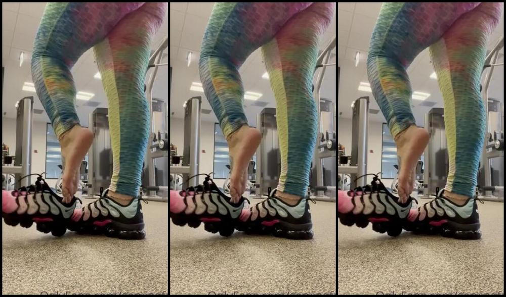 Servingbarefeet Aka Servingfet Onlyfans Workout Weds My Favorite Workout Is Kickboxing What About Yours