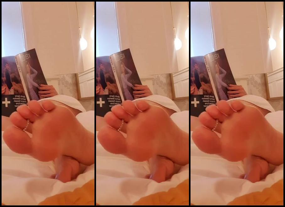 Sofiastoe Aka Sofiastoes Onlyfans Let Me Wake You Up With My Soft Soles On Your Face And My Toes On Your Nose