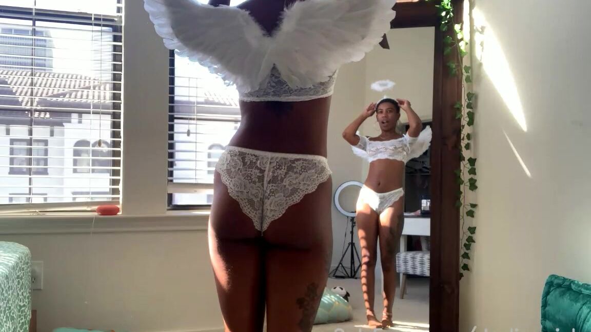 Darlingnickylite Stream Started At Pm Trying On Some More Costumes