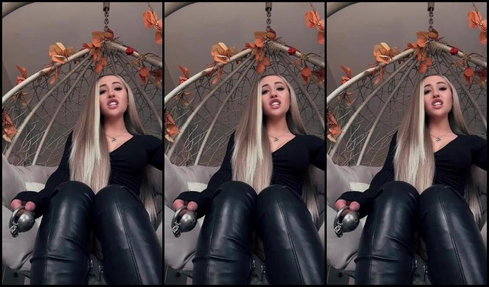 Miss Evie Lock Nicknamed Missevielock Onlyfans Well Come On Bitch Pull Down Your Pants Let Miss Lock Have