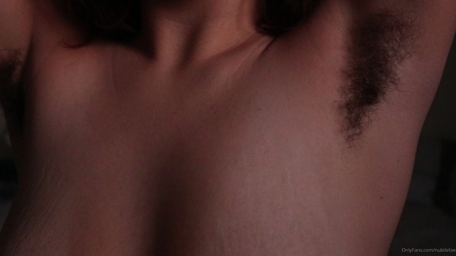 nubilefae-29-09-2019-65070178-close-up-fuzzzz-mostly-pits-little-bush-