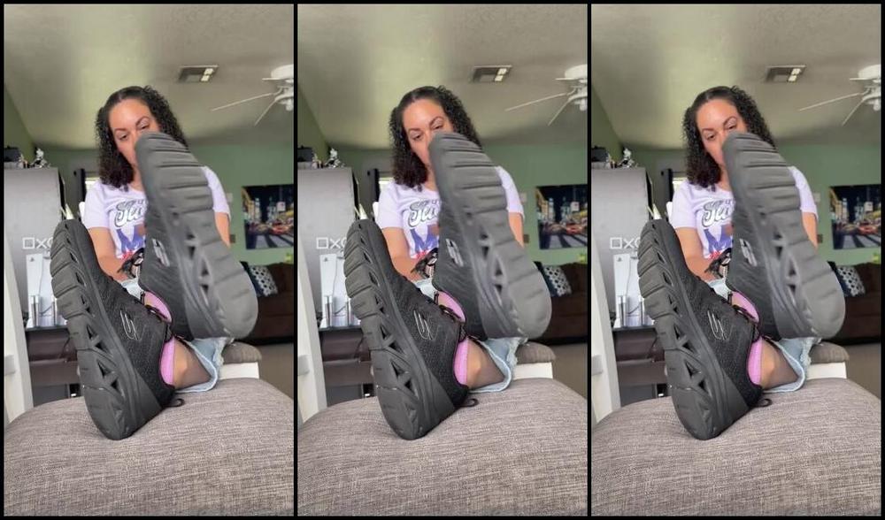 Deedeericanfeet Onlyfans As Requested Sneaker And Sock Removal And Smelling Too I Kno U Wanna