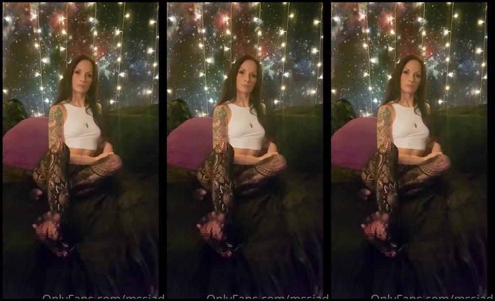 Mssjada Nicknamed Mssjada Onlyfans Showing My Soles And Twerking In These Sexy Pantyhose