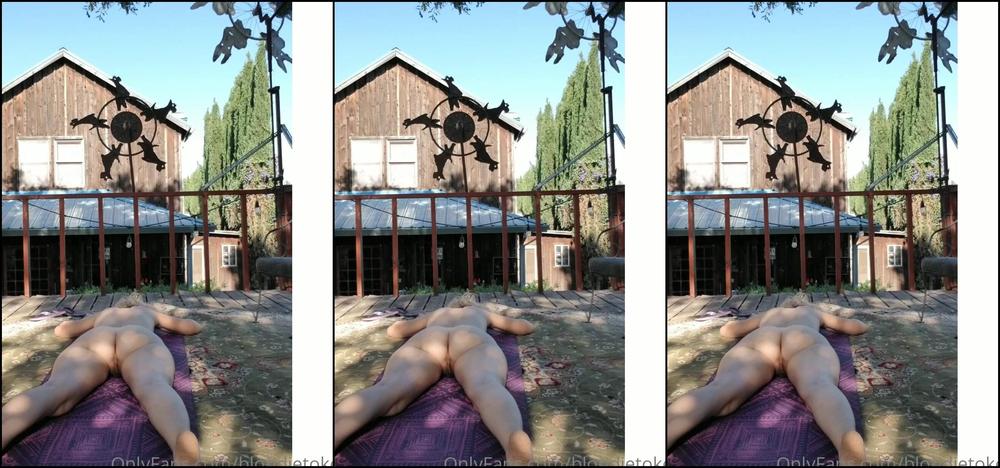 Blondieblooms Morning Stretches