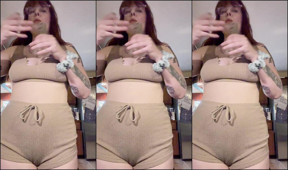 Roxierusalka 3552276610 11 05 2024 Bouncing Around Being Cute In My Kitchen Getting Distracted By My Shoulder Muscle Getting My Titties