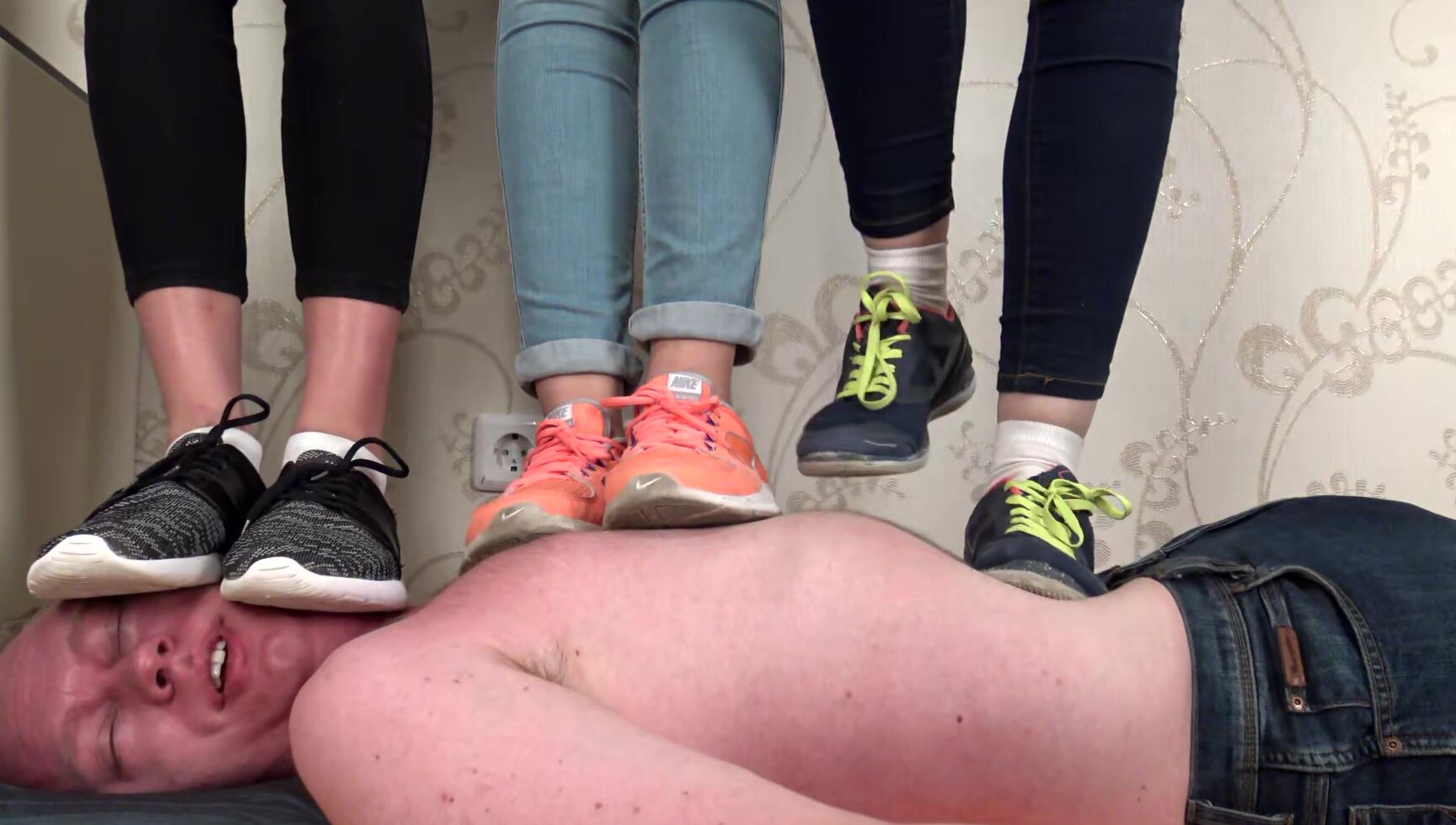 Melissa Noelle Scarlett Triple Sneakers Trampling