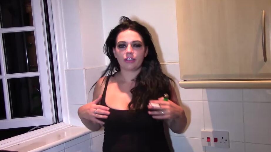 Simon Bee Glamour Catalia Smoking Topless