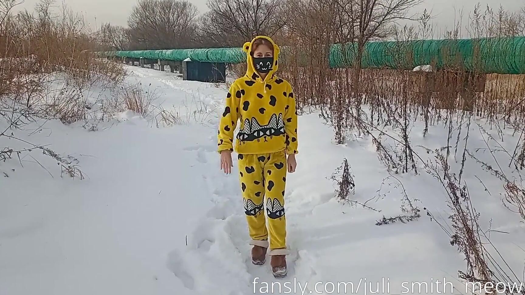 Juli Smith Meow И снова я снимаю мой симпатичный смешной костюм Pornhub