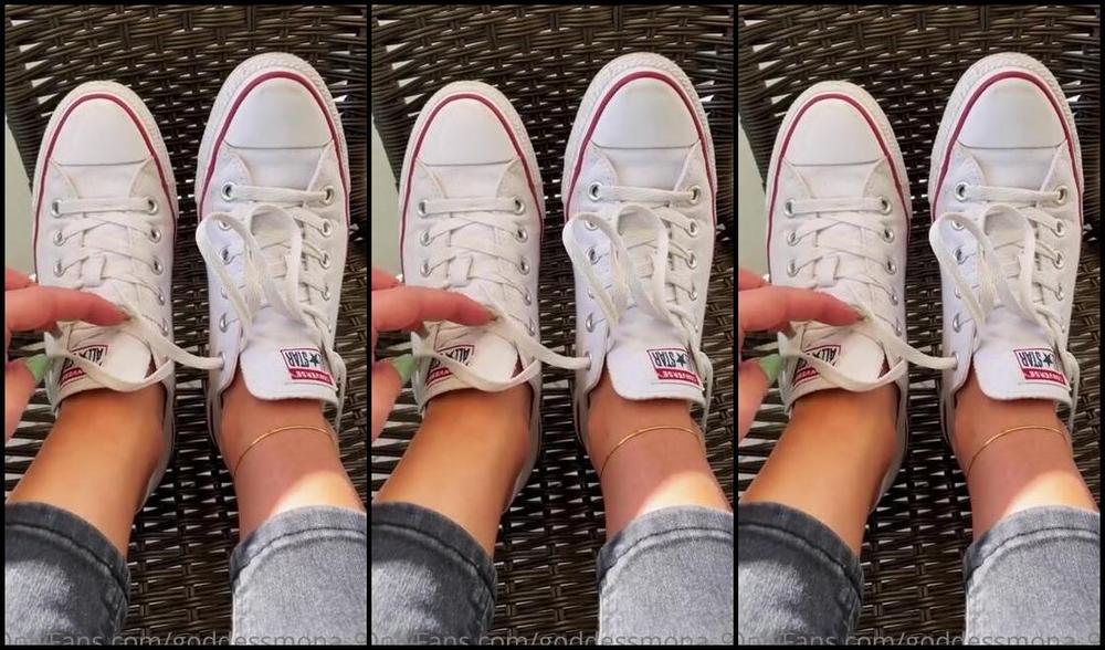 Goddessmona 91 Onlyfans Hrst Du Das Gerusch Wenn Ich Meine Fe In Dem Schuh Bewege Ziemlich Feucht Da Drin Du Kannstp