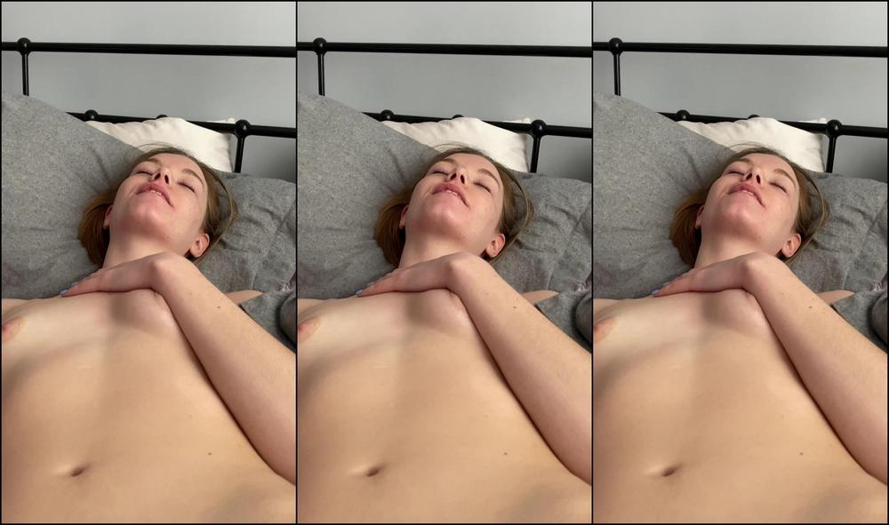 Cutegiraffe Prepping For An Anal Vid With My Vibrator And Butt Plugg In