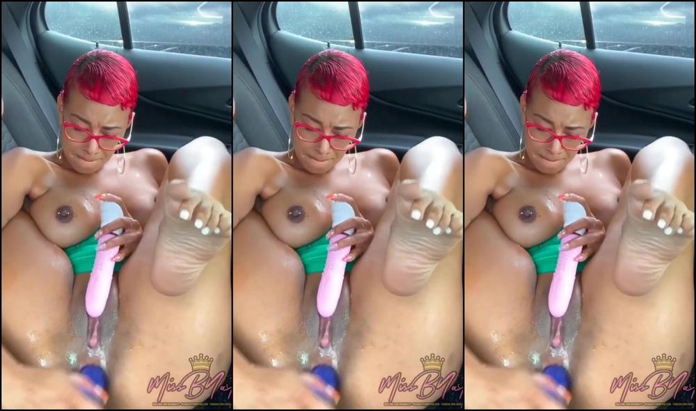 Slut Does Ass To Mouth In Parking Lot