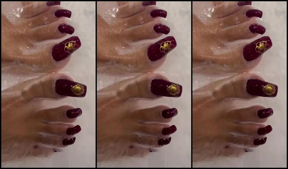 Puja Nicknamed Caramelprofessor Onlyfans Bath And Bed For Me Now