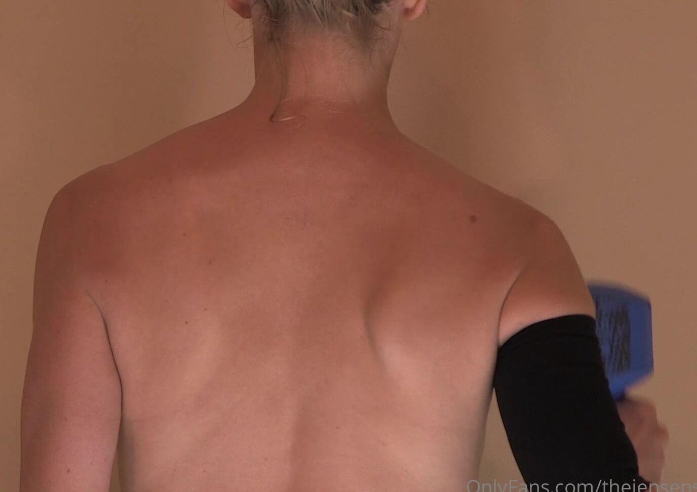 thejensensplay-16-08-2020-713336674-watch-me-workout-my-back-strip-down-and-rub-lotion-all-over-my-big-belly.-i-loved-making