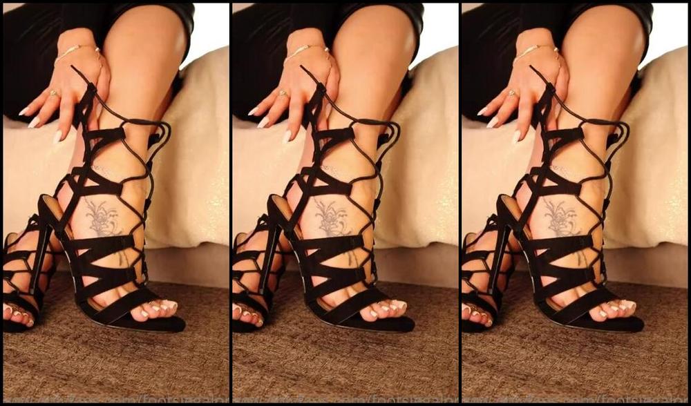 Footsiegalore Onlyfans Kneel At My Feet While I Take My Heels Off I M Going To Do It Slowly And Watch Your Eyes Stare And