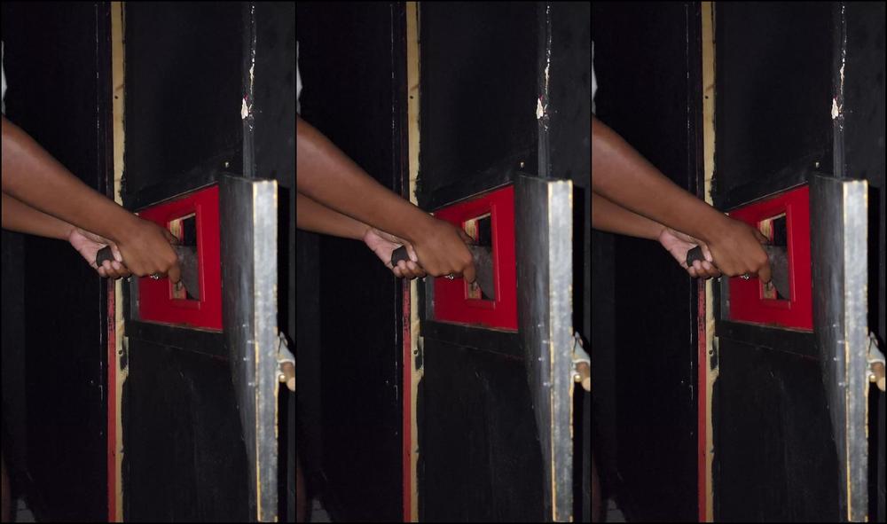 Hotwifereign Teasing A Fan Thru The Glory Hole I Sucked