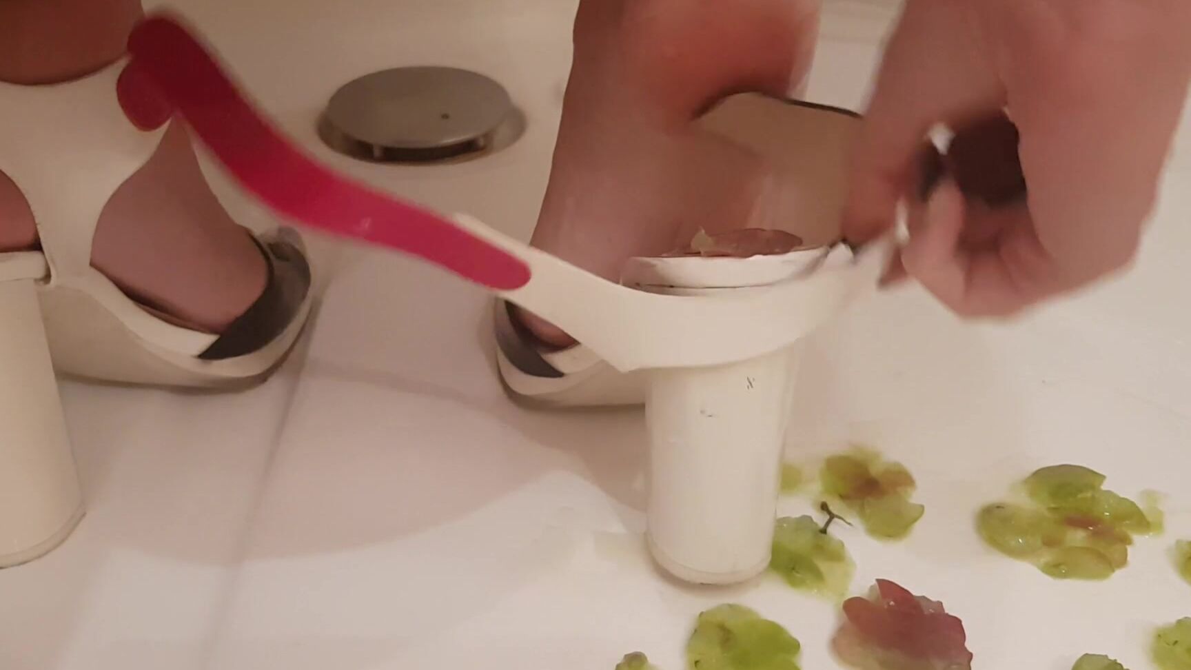 sweet-buttocks-04-06-2021-2127600339-crash-them-all