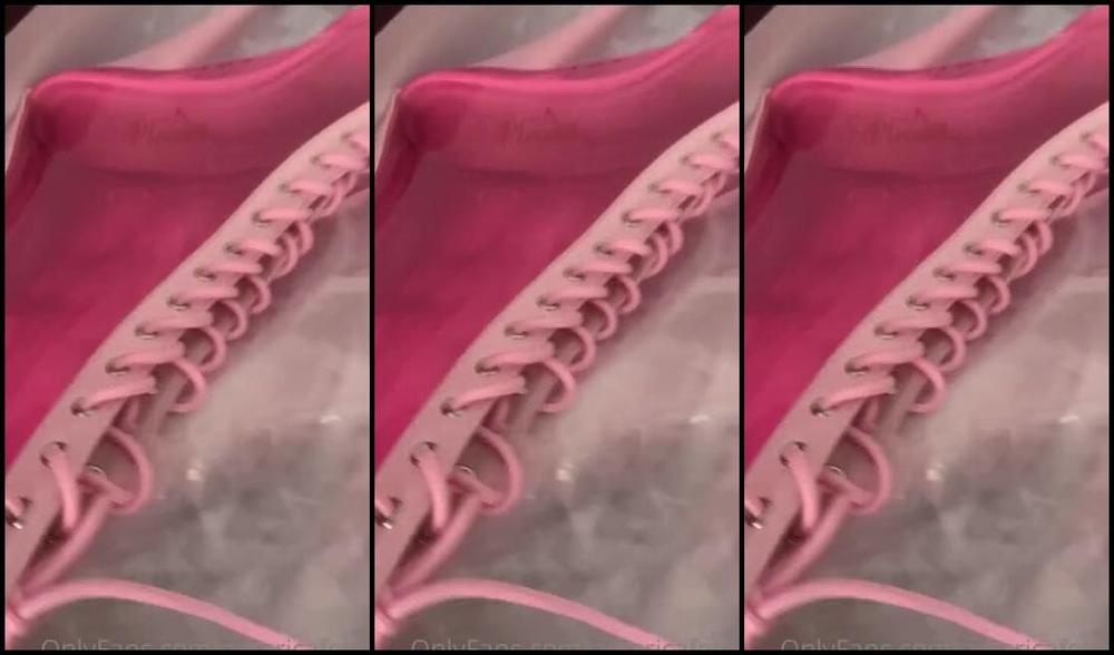 Fetish Domina Nicknamed Americafetish Onlyfans Me Encanta Comprar Tacones Plataformas Y Botas De Todos Los Estilos Reproduce El Vdeo Y Escch