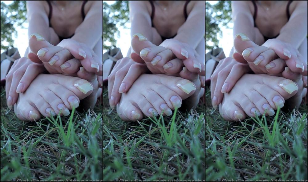 Vixenarches Hang Out With Me And My Long Bare Toenails In The Park How Do You Like Them Paired With T