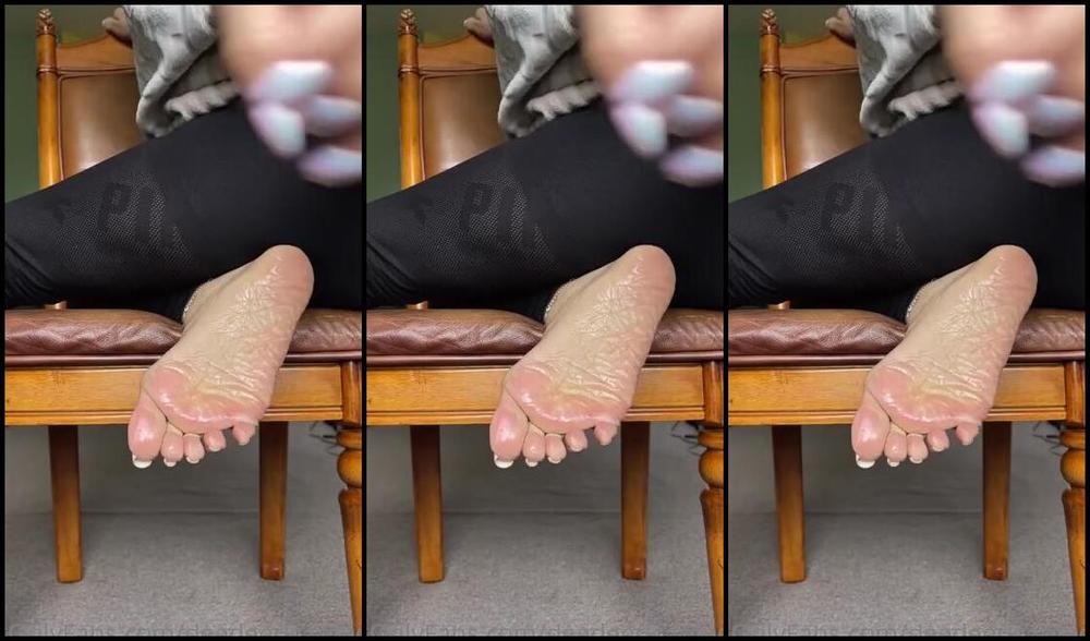Deedeericanfeet Onlyfans As Requested In This View From My Chair And Oily Soles