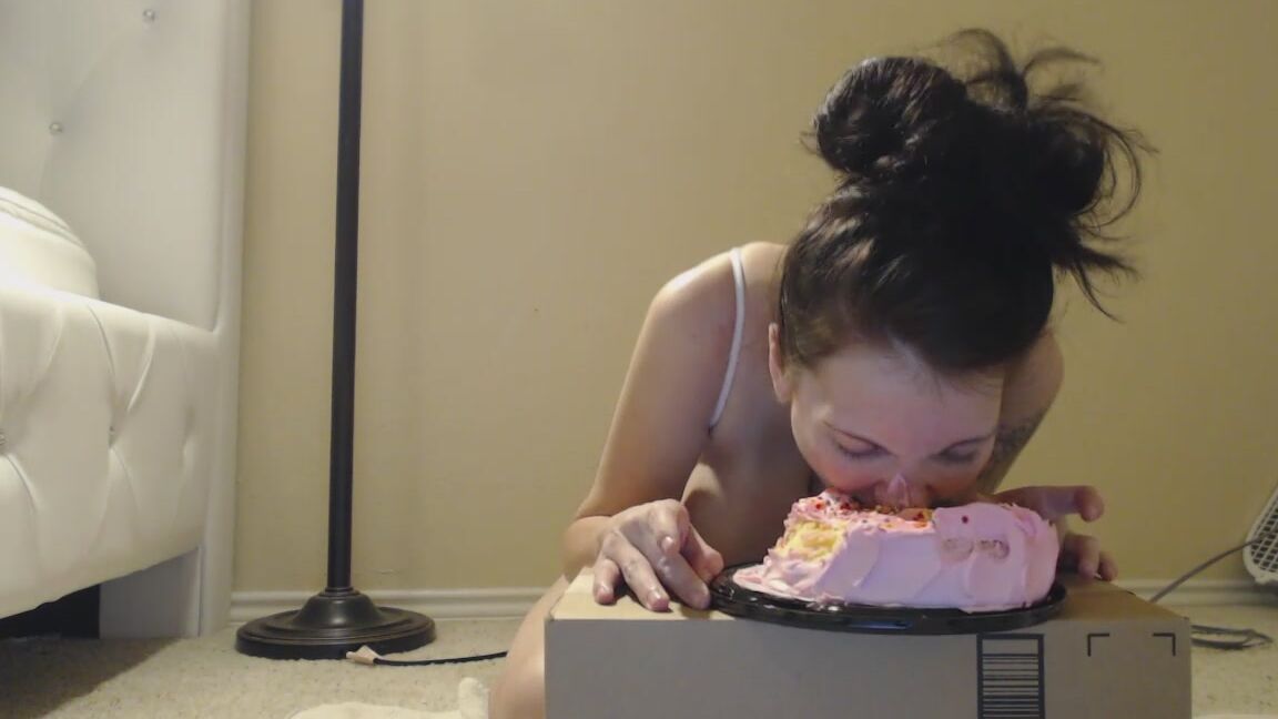 Ryleydean Looking For Hidden Surprise In Cake