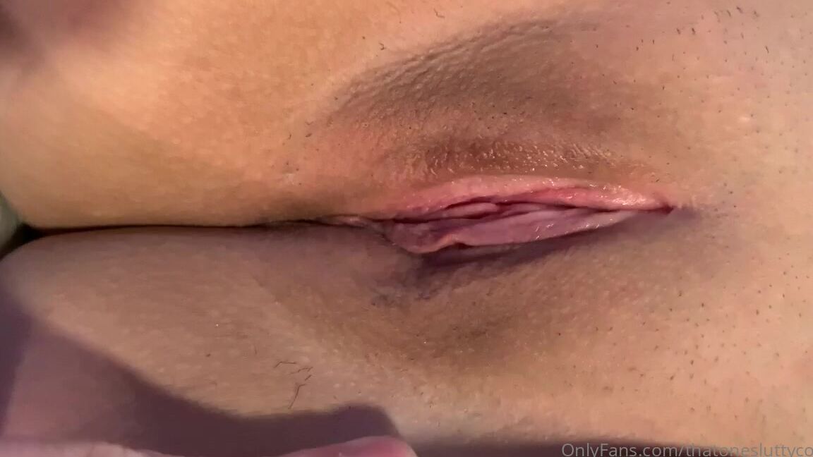 thatonesluttycouple-20-01-2021-2012692615-can-you-guess-what-game-i-m-playing-i-turned-the-sound-off-so-the-score-doesn-t-give