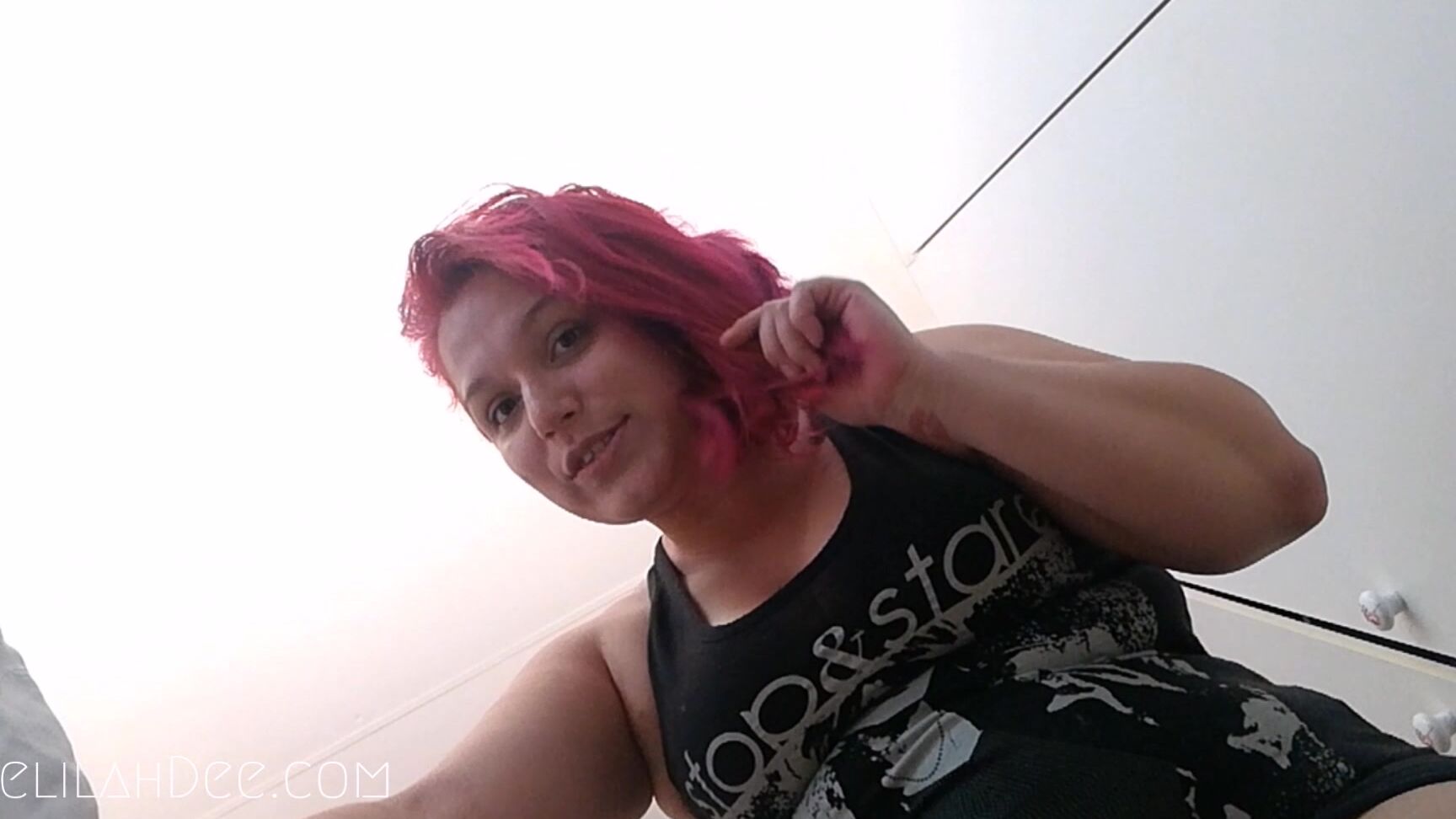 Delilah Dee Fee Fi Fo Fum Foot Crush