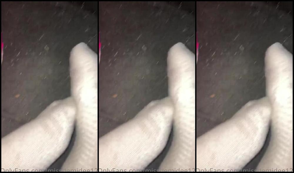 Miss Demi Dee Nicknamed Missdemidee123 Onlyfans My Car Mats Are Filthy Clean Them