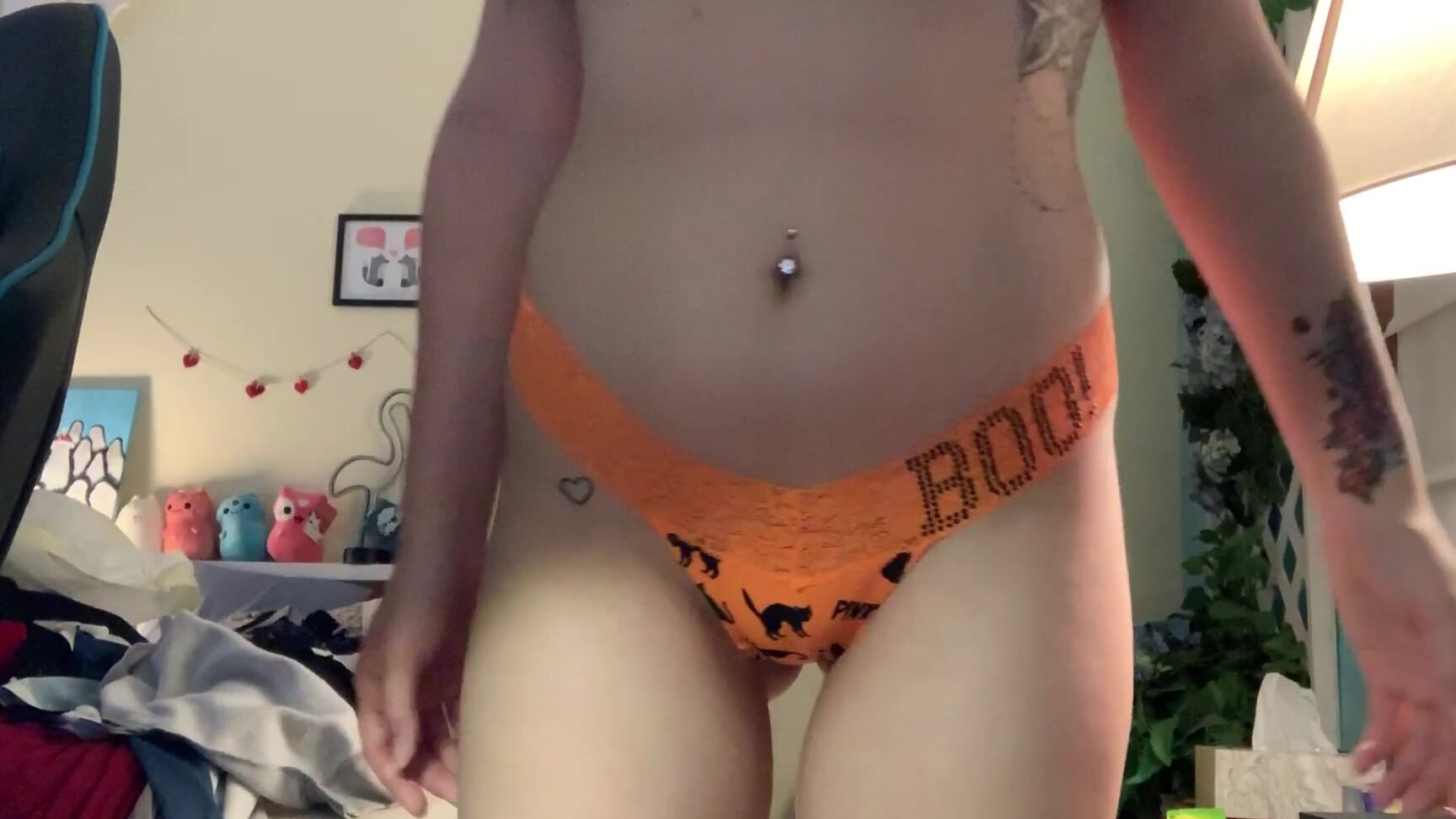 Krystallayke A Very Spooky Panty Try On Show