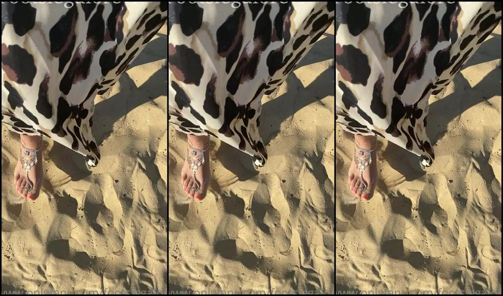 Footsiegalore Fun In The Sun With Footsie Do You Mind Getting A Little Sandy With Me