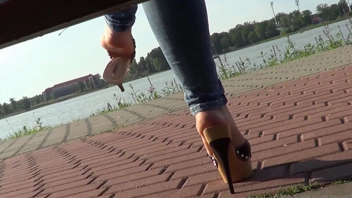 Madiheels Nicknamed Madiheels Onlyfans Summer Walk