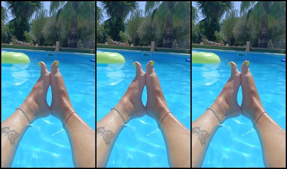 Solefulsassy Onlyfans More Cooling Off In The Pool After Work