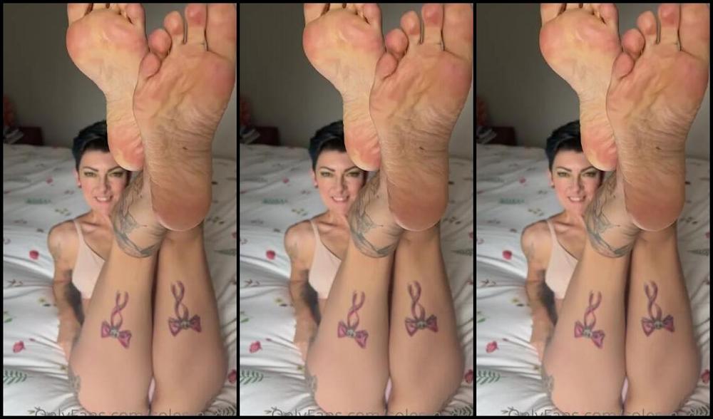 Solesmad Fetish Queen Aka Solesmadvip Onlyfans I Have Changed The Tripod For A Sexy Camera Assistant Hard Work