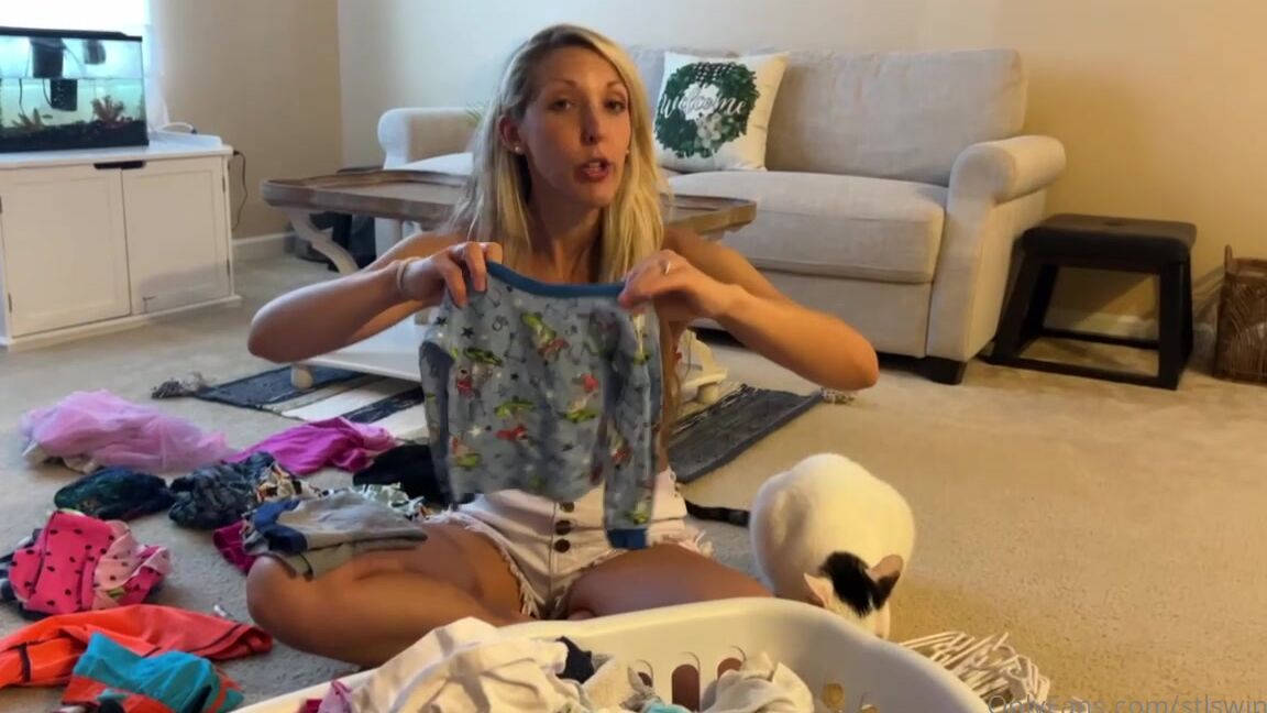 Stlswingers Folding Some Laundry Having Some Fun Resting Up For National Swingers Weekend Nsw At L