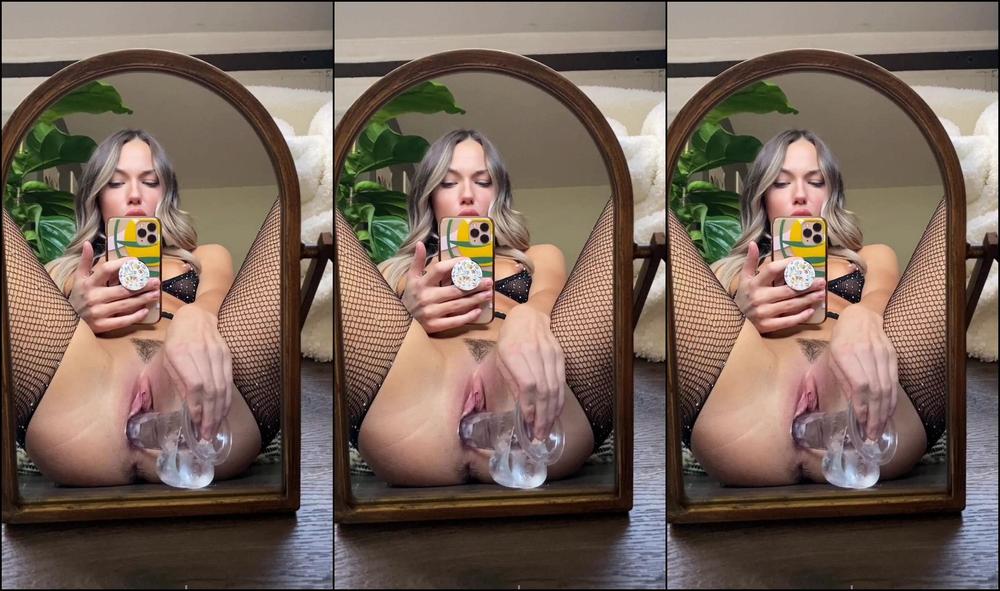 sommerxbrooke-09-02-2021-2024386031-absolutely-obsessed-with-how-well-this-dildo-stretches-me-out