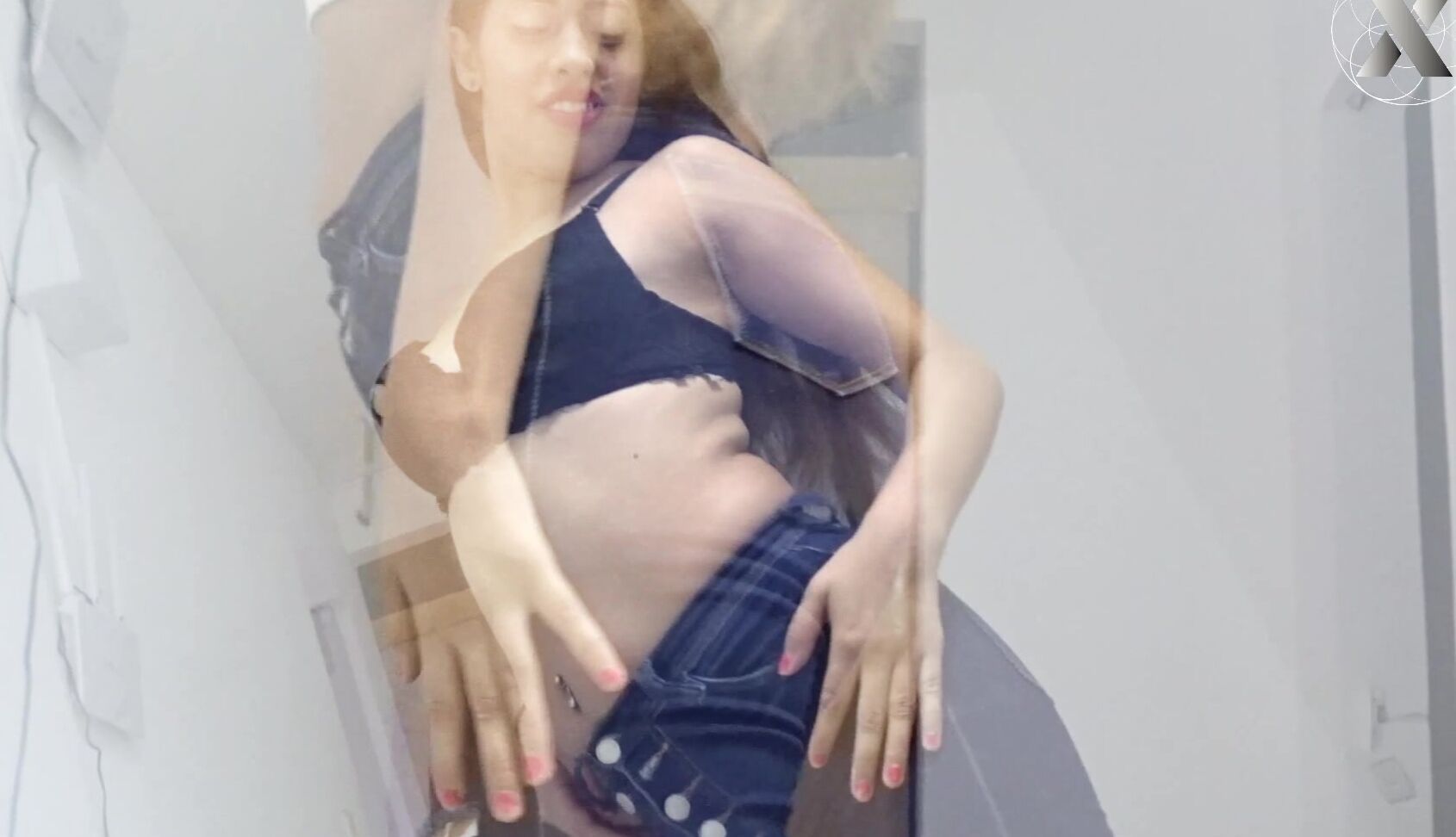 Xlivestudio She Is Roxy