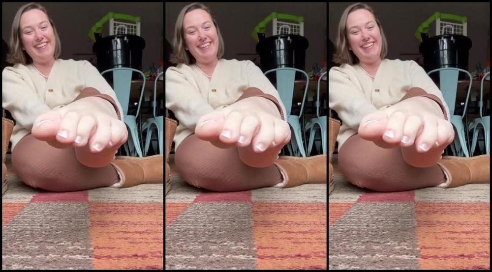 Porcelain Goddess Aka Porcelainfeets Onlyfans Hello My Loves I Hope To Be Back On Here More After Christmas I Had To Take On A 3Rd Job To Make