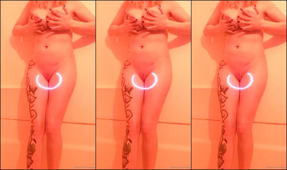 Raindegrey 212485475 04 04 2020 Playing In The Shower Under Red Light