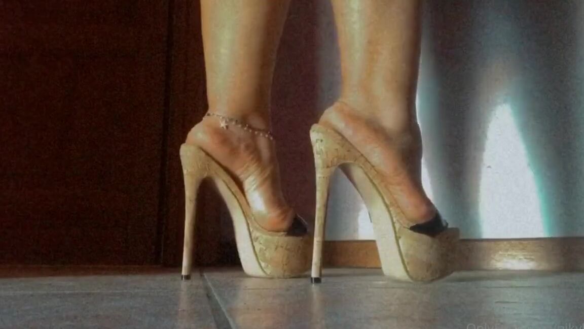 Nikykikka Nicknamed Nikykikka Foot Fetish 08 17 2021 Onlyfans Video Little Dance With Baby