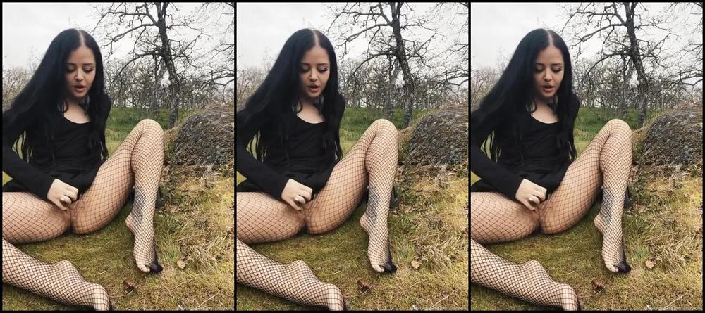 Faeriiemoons Nicknamed Faeriiemoons 04 23 2023 Onlyfans Video I Seriously Cant Wait For Summer And All Of The Nature Content