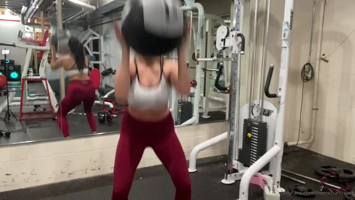 Theenchantressb Do You Ever Stare At Pretty Girls While You Re At The Gym Do You Go A Little Crazy When S