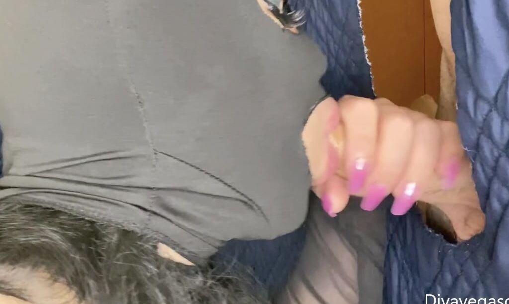 Divavegasgh Years Old Inches Hung