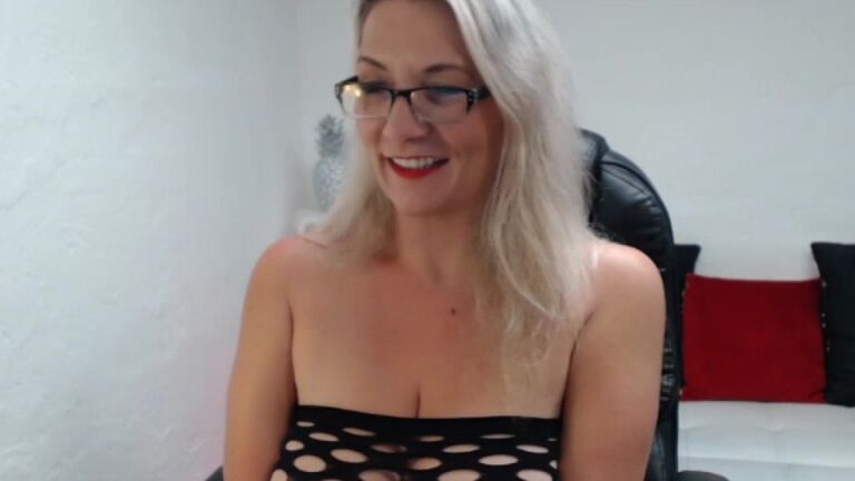 Big Pussies,Big Boobs,Big Tits,MILF,Pussy Spreading sandybigboobs boobflash for a fan ManyVids