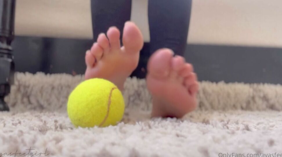 Ayasfeetgirl Do You Want Me To Play With Your Balls A Te Dirait Que Je