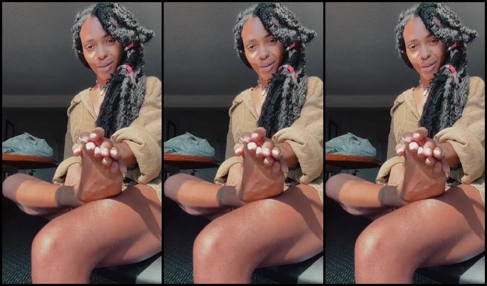 Zafeetllc Onlyfans Singing To You While You Stare Mesmerize To My Soles