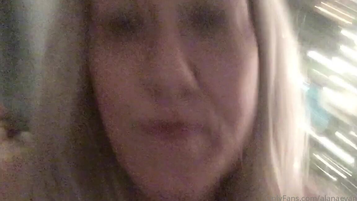 Alanaevansxxx 1453159739 12 15 2020 Getting Some Bone Action It S Late I Know